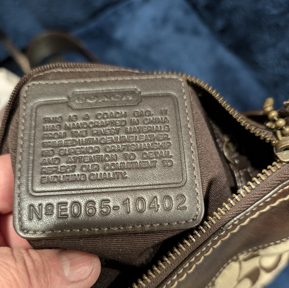 Coach Signature Crossbody/Shoulder Bag, Brown and tan kissing C's, EUC, 2006 - Picture 6 of 9